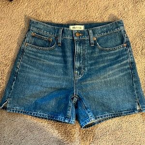 NWOT Madewell Relaxed MidLength Denim Shorts in Kimbrough Wash:Side-Slit Edition
